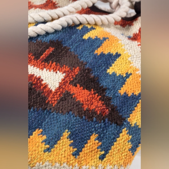 Bucket Shoulder Bag - Boho Ethnic Inspired Navajo Pattern - Handwoven Cotton - Picture 7 of 8